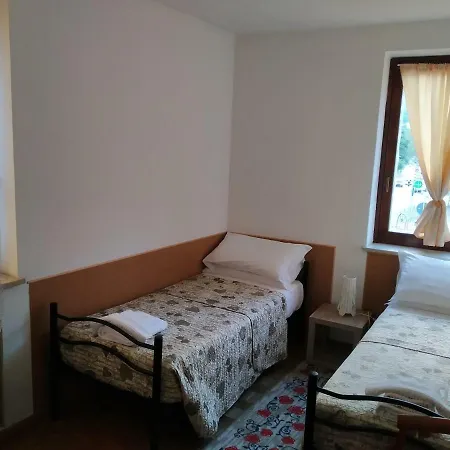 Alloggio Ponte Dei Cavalleggeri Pensión *