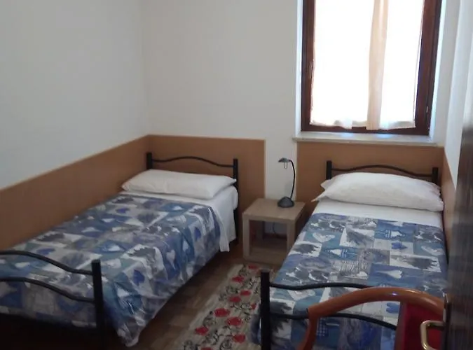 Alloggio Ponte Dei Cavalleggeri טרנטו