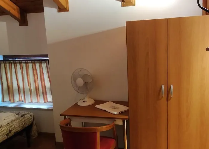 Alloggio Ponte Dei Cavalleggeri בית הארחה טרנטו